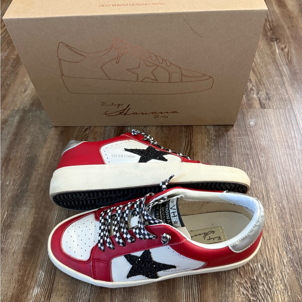 Vintage Havana Red White Silver Low-Top Sneakers with Black Star